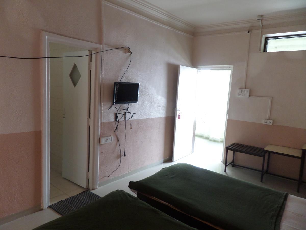 Hotel Ayodhya Нашик Екстериор снимка